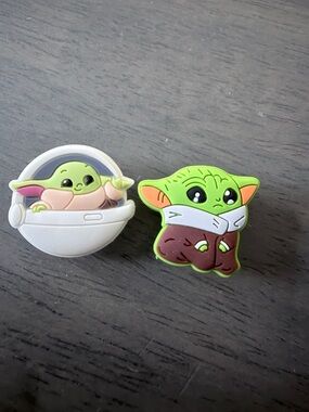 CROCS Baby Yoda Jibbitz Charms (2-Pack)